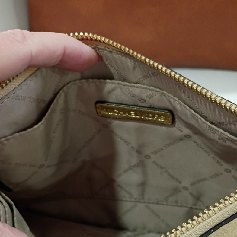 Metallic EUC Gold Michael Kors Adele Leather Zip … - image 5